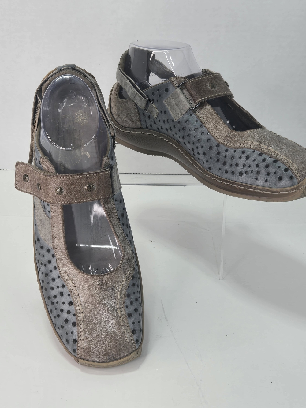Rieker Daisy Perforated Mary Jane Flats in Gray and Taupe Leather Womens Size 11